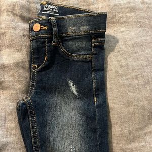 4/5 leggings Cat and Jack brand never worn. Also a size small belt never used.